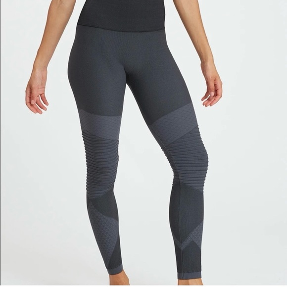 Spanx Look at Me Now Seamless Moto Leggings - Picture 4 of 5